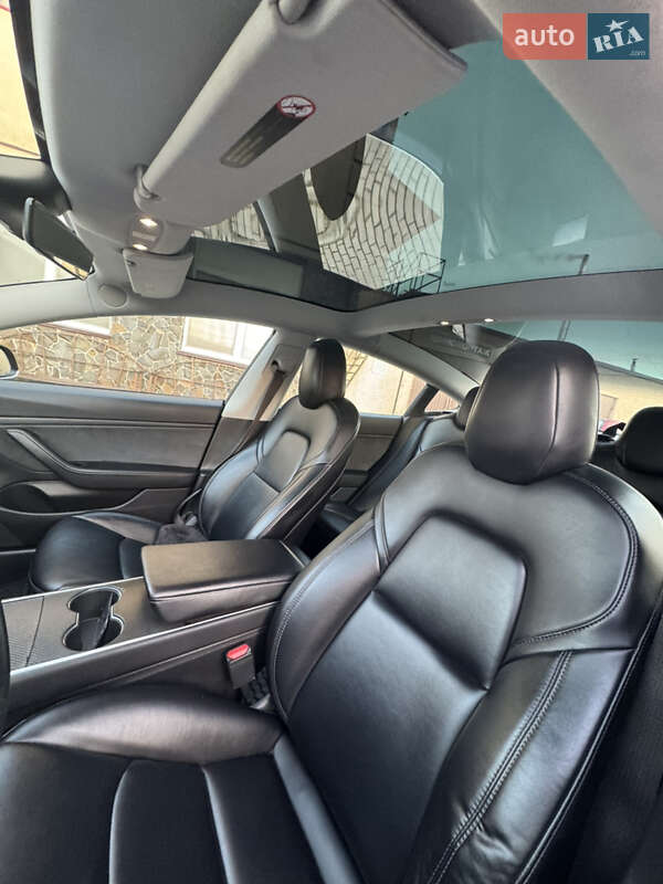 Седан Tesla Model 3 2019 в Владимире