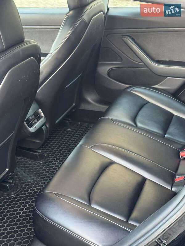 Седан Tesla Model 3 2019 в Владимире