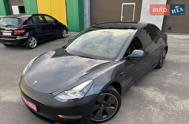Седан Tesla Model 3 2021 в 