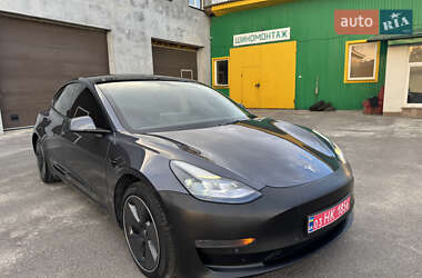 Седан Tesla Model 3 2021 в 
