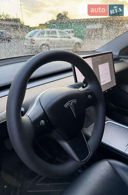 Седан Tesla Model 3 2021 в 