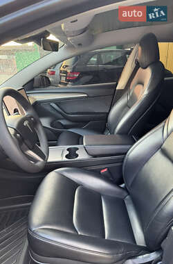 Седан Tesla Model 3 2021 в 