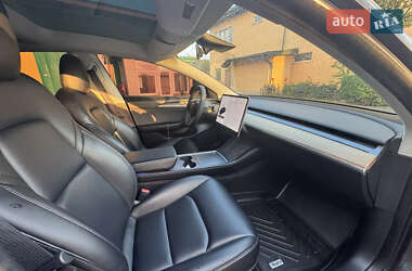 Седан Tesla Model 3 2021 в 