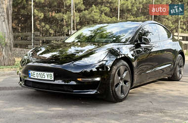 Седан Tesla Model 3 2020 в 