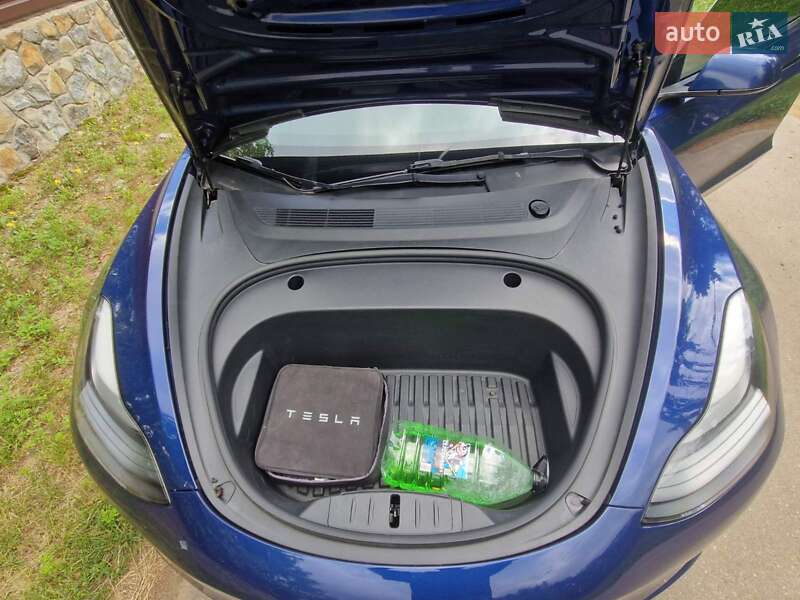 Седан Tesla Model 3 2022 в Василькове
