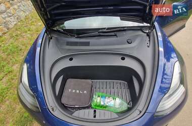 Седан Tesla Model 3 2022 в 