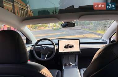 Седан Tesla Model 3 2022 в 