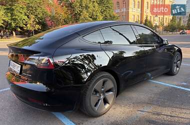 Седан Tesla Model 3 2022 в 