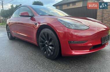 Седан Tesla Model 3 2022 в 