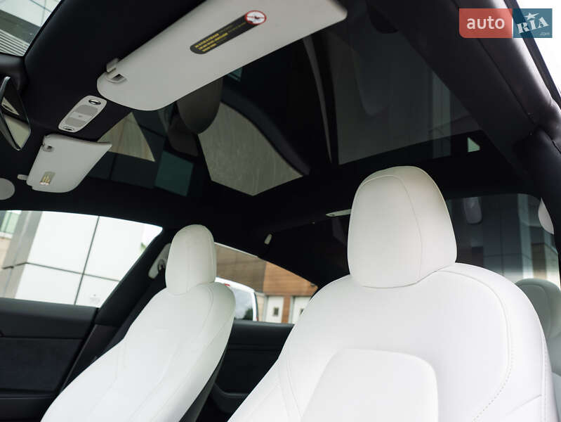 Седан Tesla Model 3 2023 в Киеве