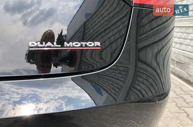 Седан Tesla Model 3 2019 в Киеве