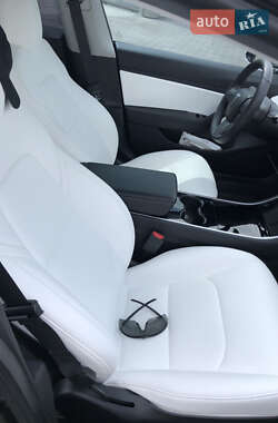 Седан Tesla Model 3 2019 в Киеве