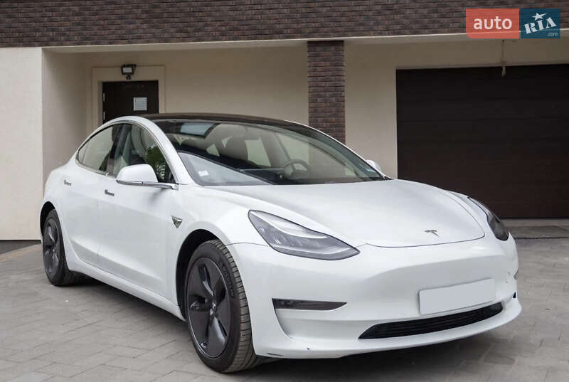 Седан Tesla Model 3 2020 в Луцке