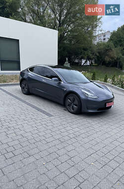 Седан Tesla Model 3 2020 в 