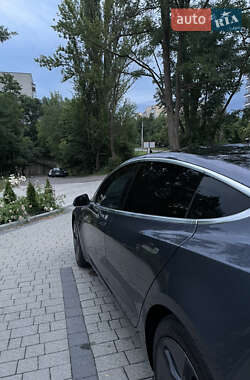 Седан Tesla Model 3 2020 в 
