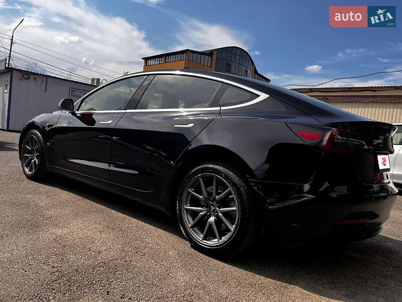 Седан Tesla Model 3 2018 в Києві