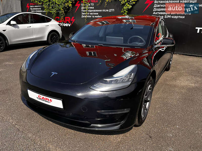 Седан Tesla Model 3 2018 в Києві