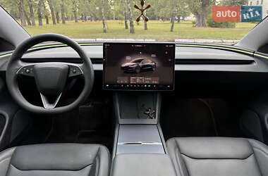 Седан Tesla Model 3 2024 в 