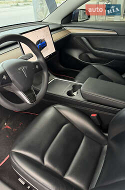 Седан Tesla Model 3 2022 в 