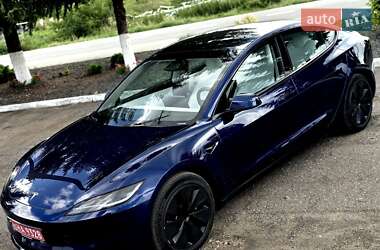 Седан Tesla Model 3 2024 в 