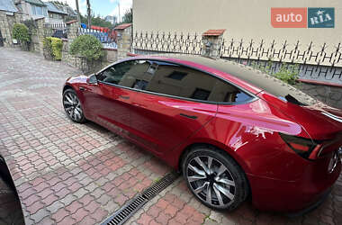 Седан Tesla Model 3 2024 в 