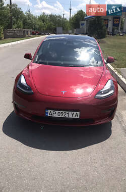 Седан Tesla Model 3 2022 в 