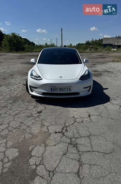 Седан Tesla Model 3 2019 в Звягеле