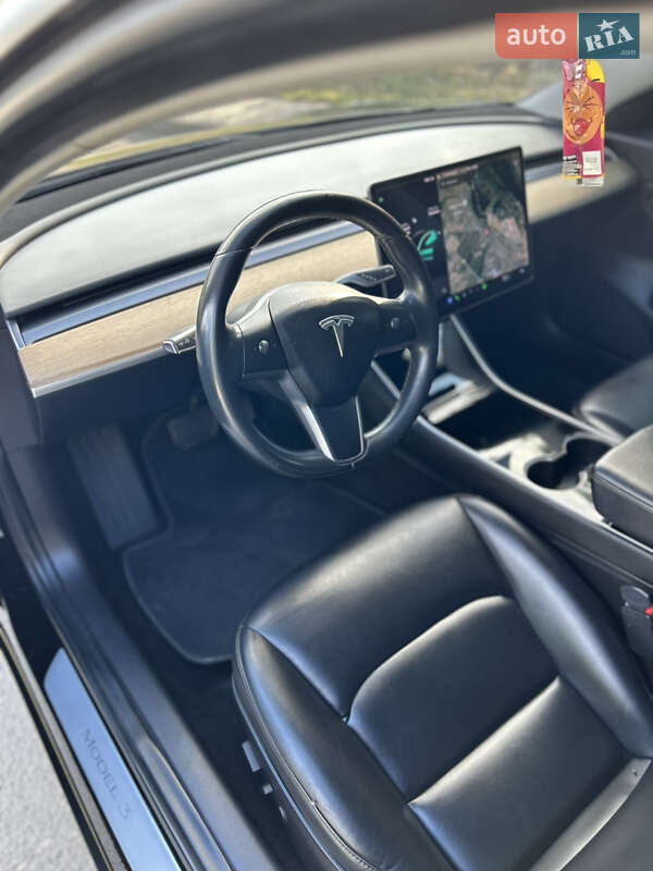 Седан Tesla Model 3 2018 в Запорожье