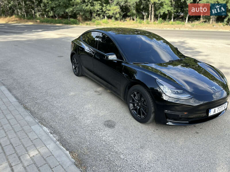 Седан Tesla Model 3 2018 в Запорожье