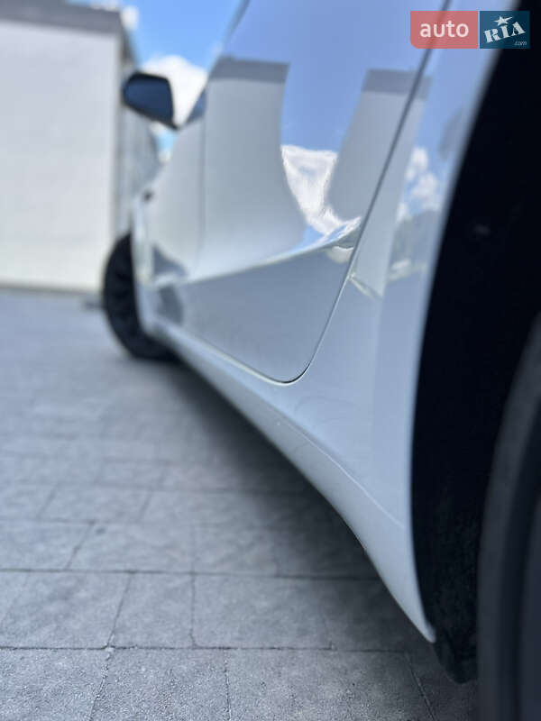 Седан Tesla Model 3 2023 в Новояворовске