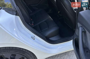 Седан Tesla Model 3 2023 в 