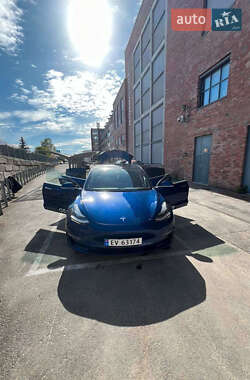 Седан Tesla Model 3 2019 в 