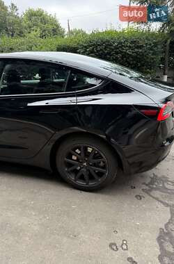 Седан Tesla Model 3 2021 в 