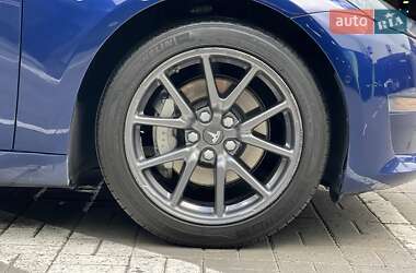 Седан Tesla Model 3 2018 в 