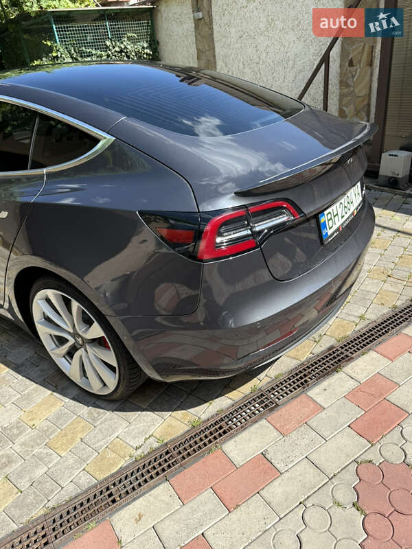 Седан Tesla Model 3 2018 в Одессе