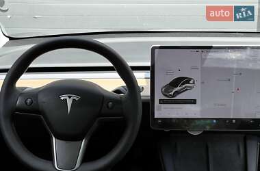 Седан Tesla Model 3 2021 в 