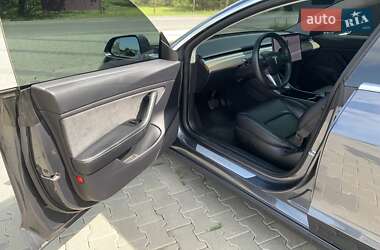 Седан Tesla Model 3 2019 в 