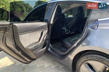 Седан Tesla Model 3 2019 в 