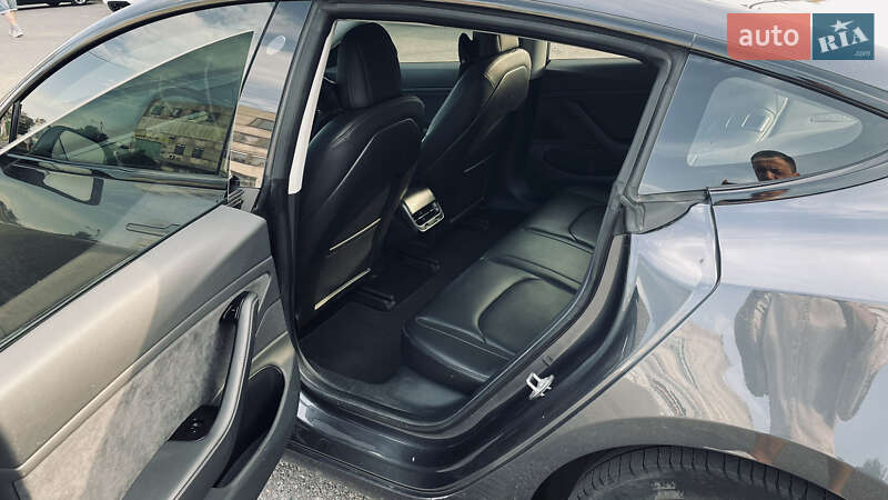 Седан Tesla Model 3 2018 в Києві