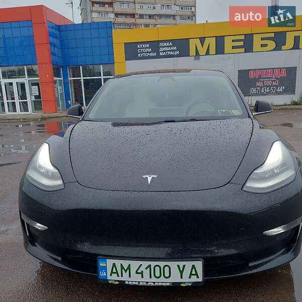 Седан Tesla Model 3 2018 в 