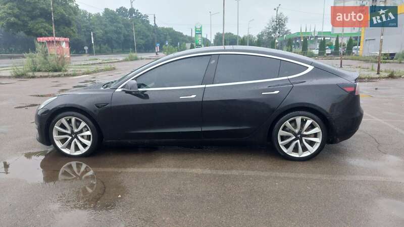 Седан Tesla Model 3 2018 в Житомирі