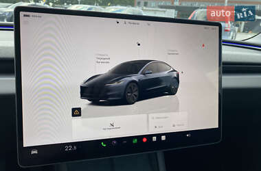 Седан Tesla Model 3 2024 в 