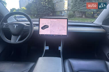 Седан Tesla Model 3 2019 в 