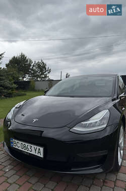 Седан Tesla Model 3 2018 в Львові