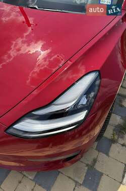 Седан Tesla Model 3 2020 в 