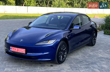 Седан Tesla Model 3 2024 в 