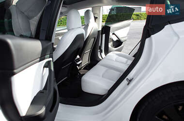 Седан Tesla Model 3 2021 в 