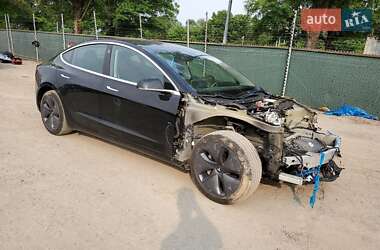 Седан Tesla Model 3 2019 в 