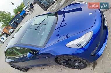Седан Tesla Model 3 2023 в 