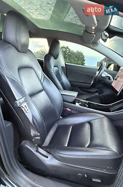 Седан Tesla Model 3 2018 в 